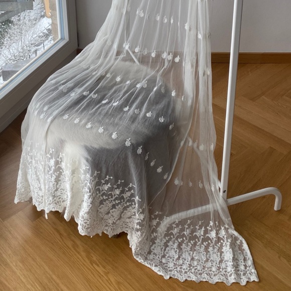 Forever 21 See-Through Robe - Picture 2 of 3